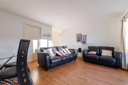 2 bedroom flat to rent - Photo 4