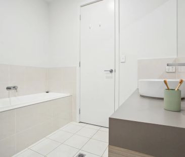 Stylish and Modern Three Bedroom Home in Popular Historic Suburb - Photo 6