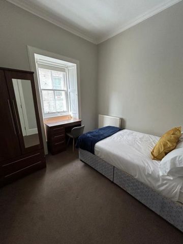 4 bedroom flat to rent - Photo 3