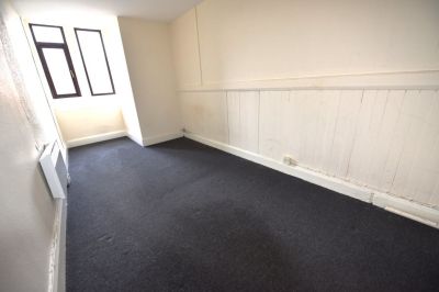 1 bedroom Flat in Towers Flat 1, Leeds - Photo 2