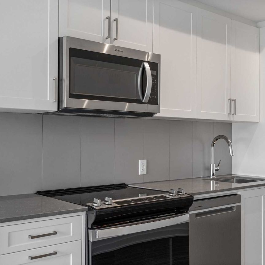 For Lease - 681 Yonge Street Unit# 303, Barrie, Ontario - Photo 1