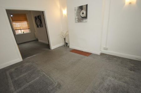 2 bedroom end of terrace house to rent - Photo 2