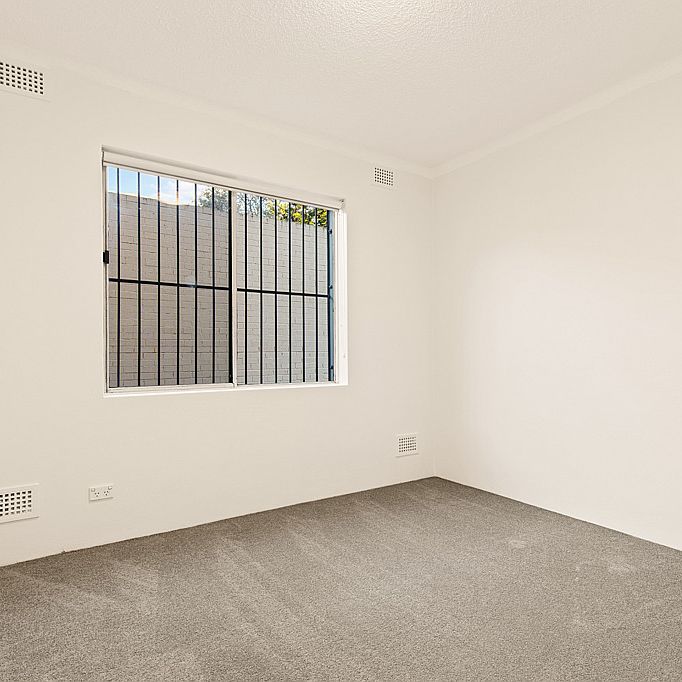 Stunning Two Bedroom Apartment - A Perfect Lifestyle - Registered Car Space - Photo 1