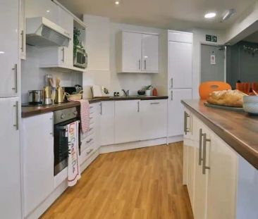 Classic Shared Apartment - Photo 6