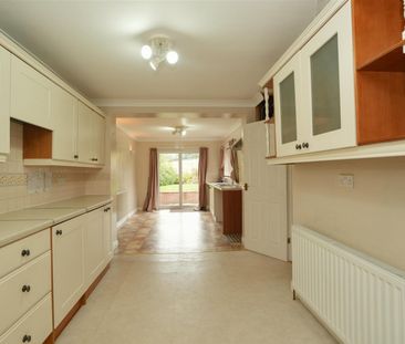 4 bedroom House To Let Total Size: 1566 SQ FT - Photo 6