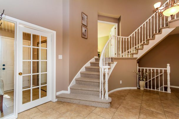 For Lease - 39 HUNTINGS END Avenue, Kanata, Ontario - Photo 1