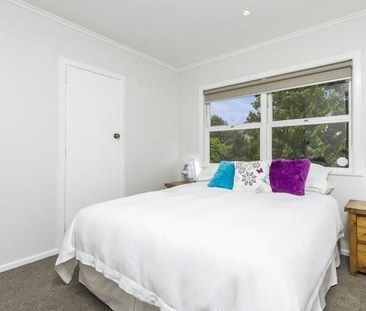 Stylish & Sunny 2-BR Unit in Prime Northcote Pt. - Photo 1