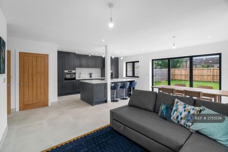 4 bedroom terraced house to rent - Photo 2