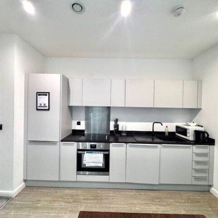 Stonecross House, Churchgate, Bolton BL1 - Photo 1