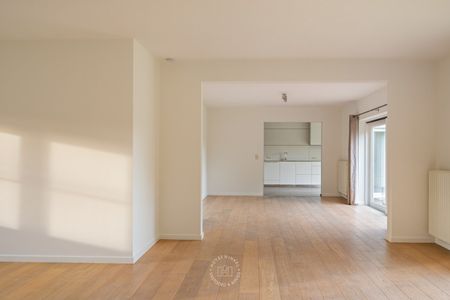 Charmante en ruime villa met tuin op wandelafstand van het dorpscentrum Sint-Martens-Latem - Photo 4