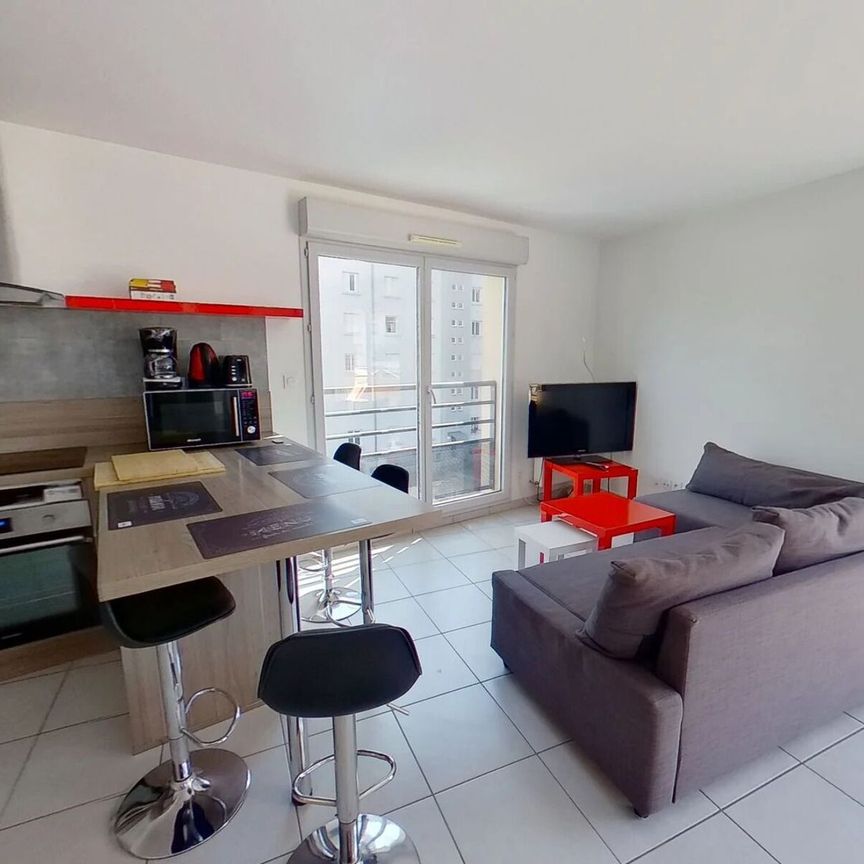 Appartement à louer 4 pièces • 77,08 m2 Lyon 7 - Photo 1