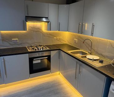 1 bedroom in a house share to rent - Photo 2
