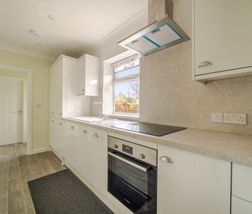 2 bedroom semi-detached bungalow to rent - Photo 3