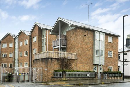 Kew Bridge Road, Brentford, TW8 0HG - Photo 2