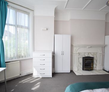 Room in a Shared House, James Avenue, NW2 - Photo 3