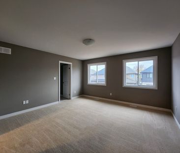 For Lease - 97 Renfrew Trail, Welland, Ontario - Photo 5