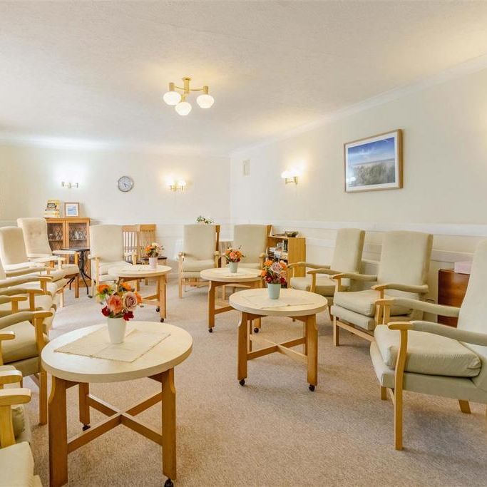 2 bedroom retirement property to rent - Photo 1