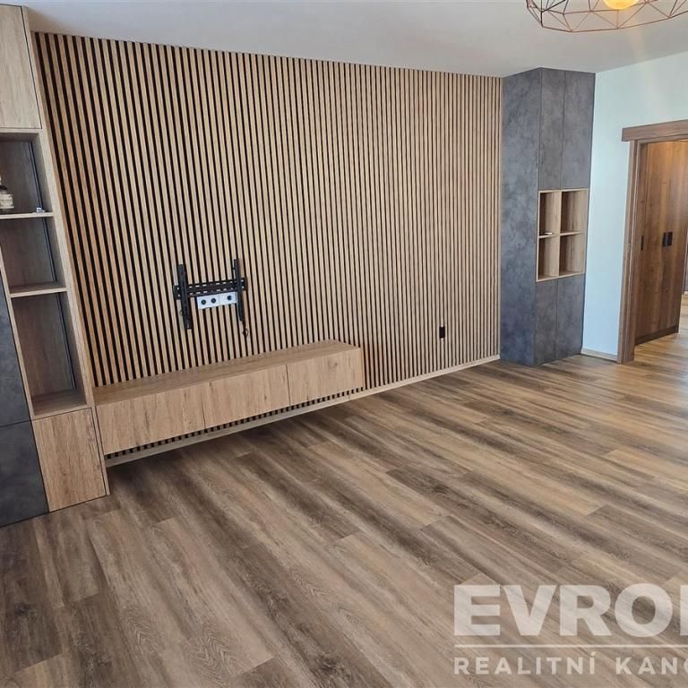 Pronájem bytu 3+1 90 m2 - Фото 1