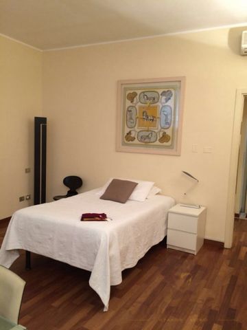 Двухкомнатная квартира в центре Милана - Photo 3