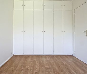 Appartement te huur in Oudergem voor € 1.000 met 1 slaapkamer - Photo 3