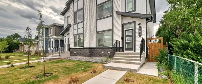 4 bedroom-3 bathroom Half Duplex available for September 1st! | 11022 149 Street, Edmonton - Photo 1