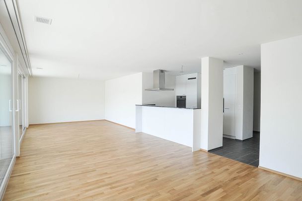 SCHÖNE 4.5 Zimmer-Wohnung mit viel Platz - Photo 1