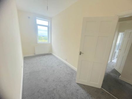 20 Cordingley Street, BD4 0PP - Photo 5