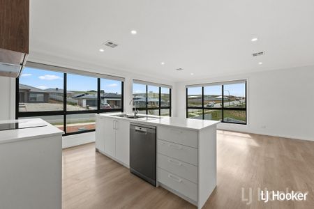 4 Bedroom Family Home in Elm Grove Estate Bungendore - Photo 5