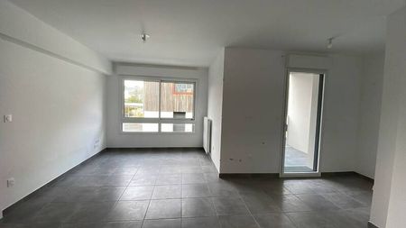 Appartement 2 pièces - - Photo 2