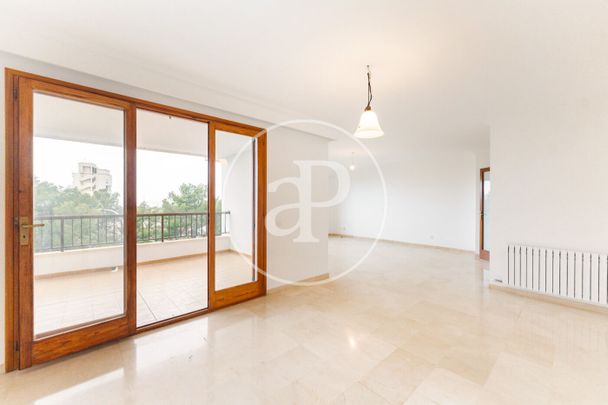 Penthouse for Rent in La Bonanova - Photo 1