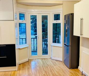 4 bedroom terraced house to rent - Photo 6