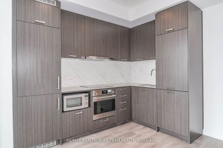 For Lease - 38 Honeycrisp Crescent Unit# 2003, Vaughan, Ontario - Photo 5