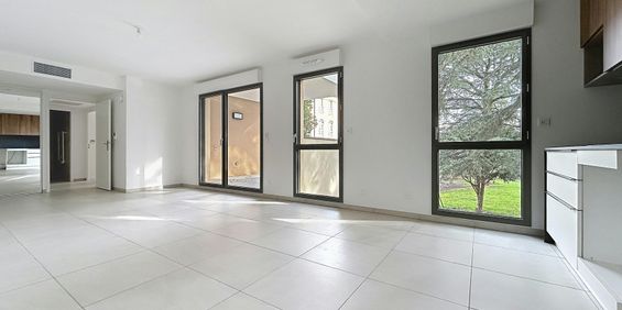 Tassin : Sublime T3 neuf avec cuisine aménagée, terrasse de 24m² et garage - Photo 3