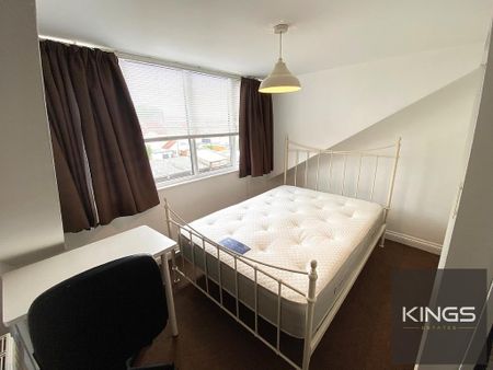 4 bedroom terraced house to rent - Photo 5