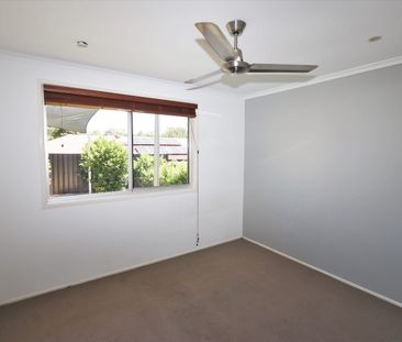 Spacious Duplex in Quiet Neighbourhood - Photo 3