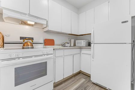 For Lease - 335 Lonsdale Road Unit# 209, Toronto, Ontario - Photo 5