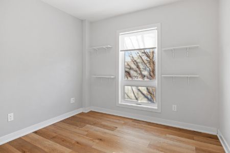 689 Churchill Avenue North - 201 - Photo 4