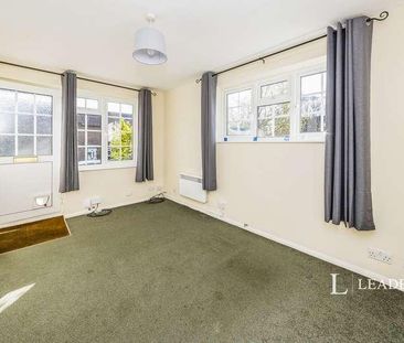 Maple Drive, East Grinstead, West Sussex, RH19 - Photo 1