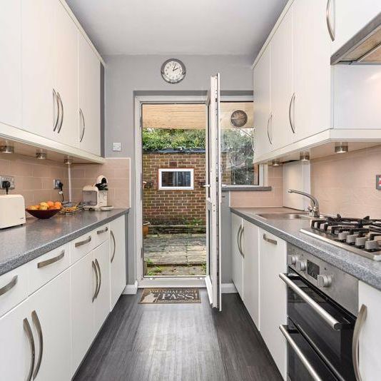 1 bedroom property to rent - Photo 1