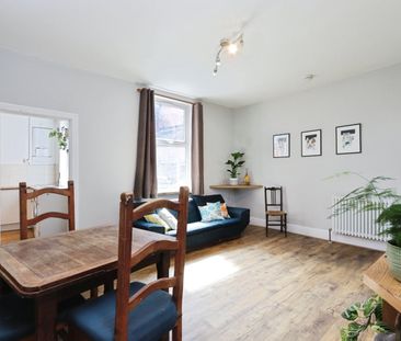 6 Bed Terraced House, Junction Road, S11 - Photo 2