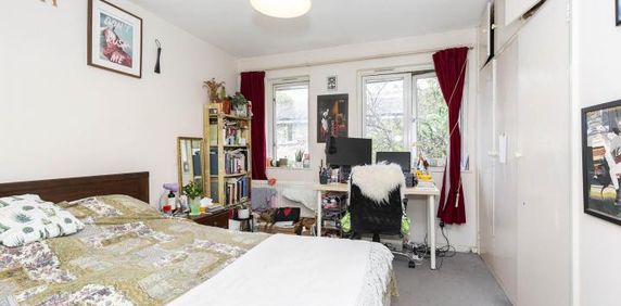 2 Bedroom, 1 bath, 1 reception Flat - Photo 2