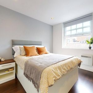 2 bedroom flat to rent - Photo 2