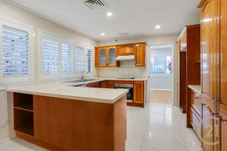 5-Bedroom Family Haven in the Sought-After Girraween School Catchment!! - Photo 2