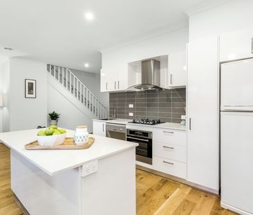 TWO STOREY BOUTIQUE TOWNHOUSE - Photo 1