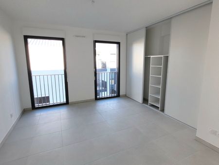 Location Appartement 4 pièces 117m² AIX EN PROVENCE 13100 - Photo 2