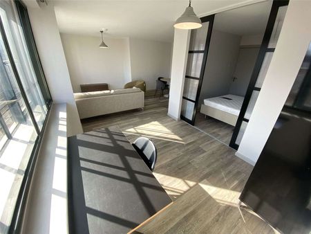 Stunning Fully Furnished One Double Bedroom Apartment at the Uncle Development, located in a prime M1 location. - Photo 3