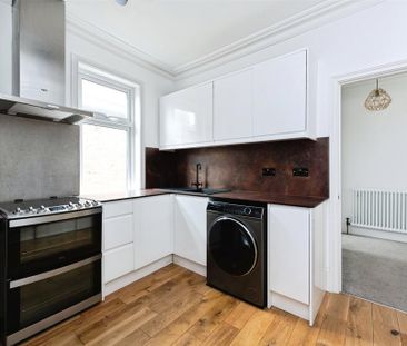 3 bedroom maisonette to rent - Photo 2