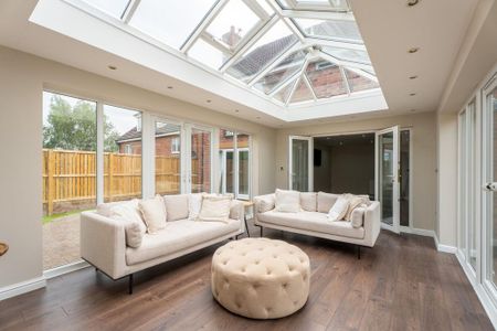 4 bedroom detached house to rent - Photo 2