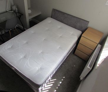 6 bedroom terraced house to rent - Photo 5