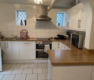 1 bedroom in a house share to rent - Photo 6